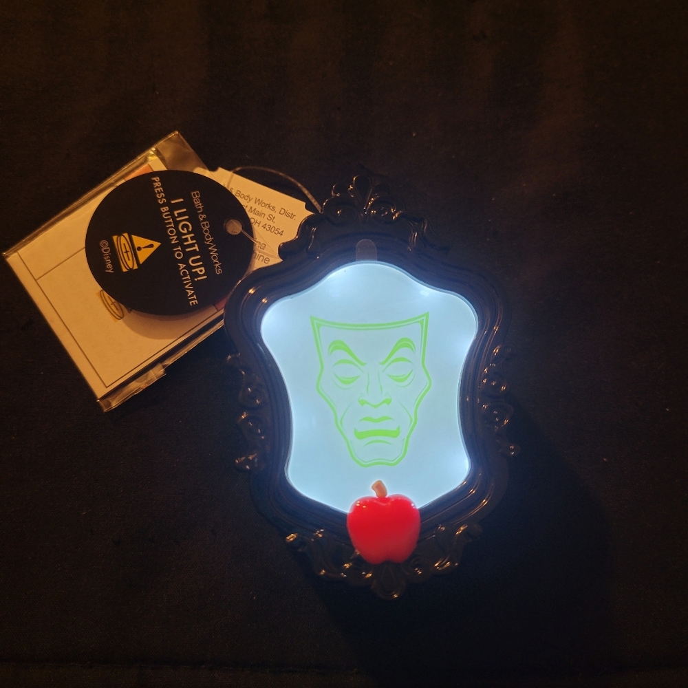 Bath&Body Works Disney Villains Pocketbac Sanitizer Holder Magic Mirror Light-up - Picture 2 of 6